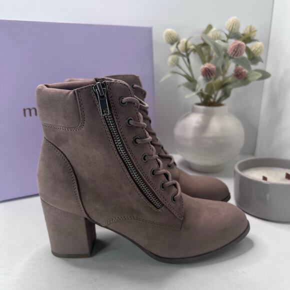 Madden Girl Tell Lace Up Block Heel Ankle Booties Dark Taupe Women's 7.5 NWB - Picture 1 of 10